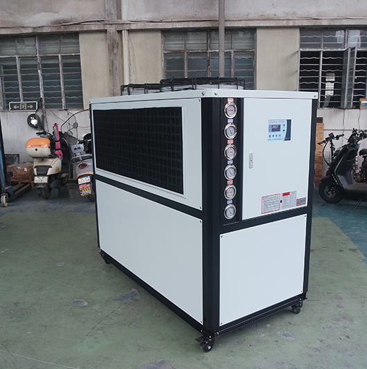 Air-Cooled vs. Water-Cooled Showdown: A Selection Guide for Industrial Chillers